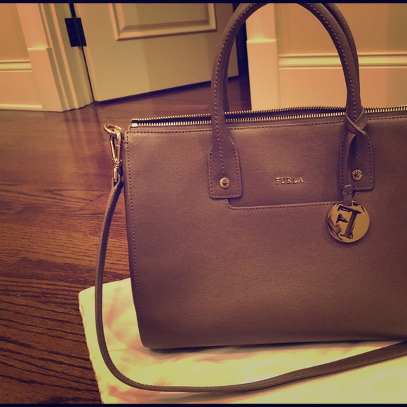 Furla purse 👛 pristine condition ! - Picture 1 of 4